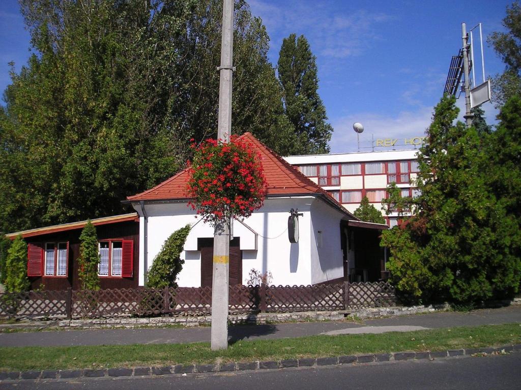 Rev Szallo Balaton Szantod Exterior photo