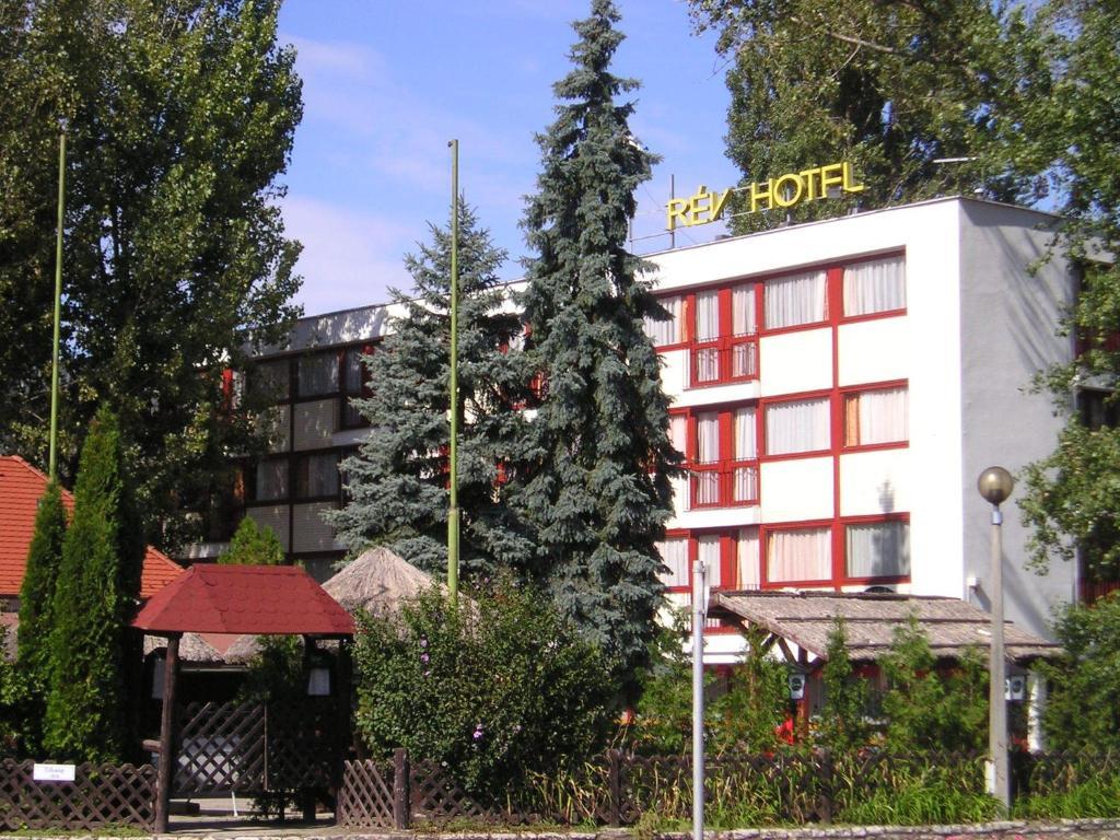 Rev Szallo Balaton Szantod Exterior photo